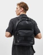 Mochila de piel sintética
